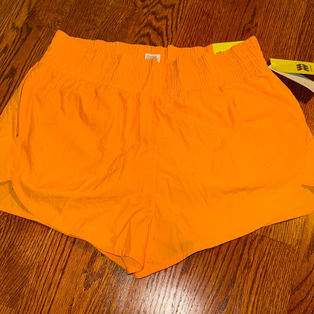 All in Motion Women's High-Rise Light Orange Crinkle Shorts size L